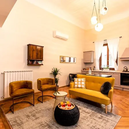 Florentine Palazzo,4 Bedrooms,historic Center Διαμέρισμα